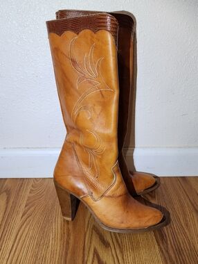 Vtg 70s RARE Dingo Womens 6 M Western Cowboy Boots Brown Leather Brass Toe Cap